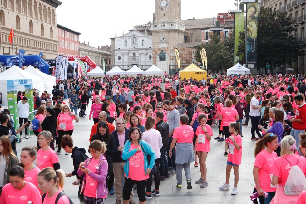 Un total de 13.000 participantes en la Carrera de la Mujer de Zaragoza.