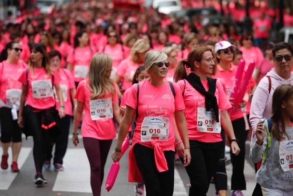 Un total de 13.000 participantes en la Carrera de la Mujer de Zaragoza.