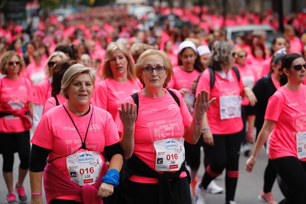 Un total de 13.000 participantes en la Carrera de la Mujer de Zaragoza.