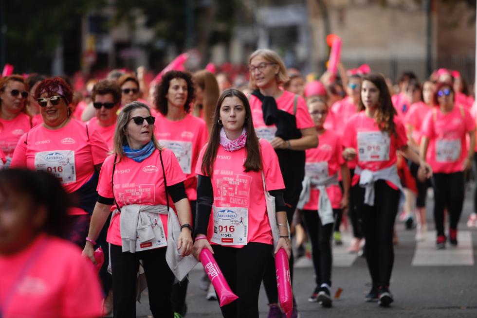 Un total de 13.000 participantes en la Carrera de la Mujer de Zaragoza.