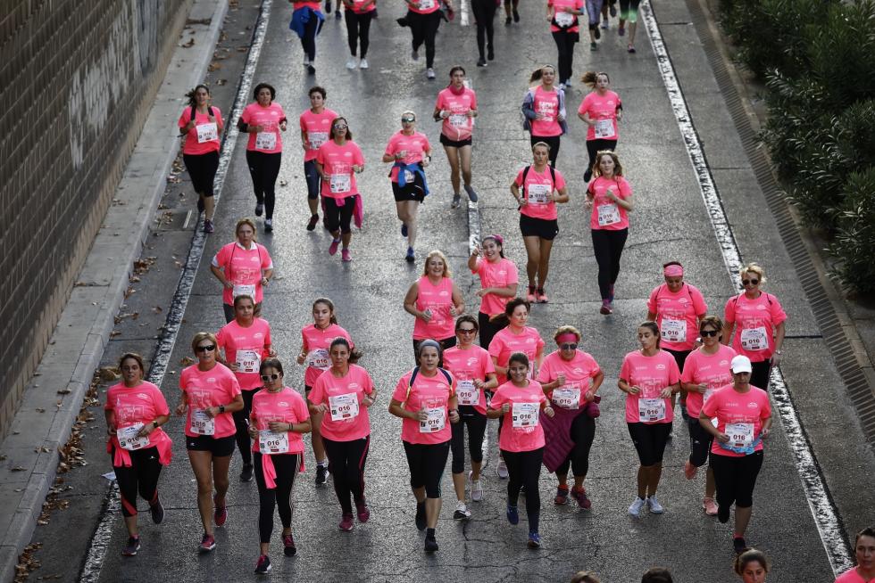 Un total de 13.000 participantes en la Carrera de la Mujer de Zaragoza.