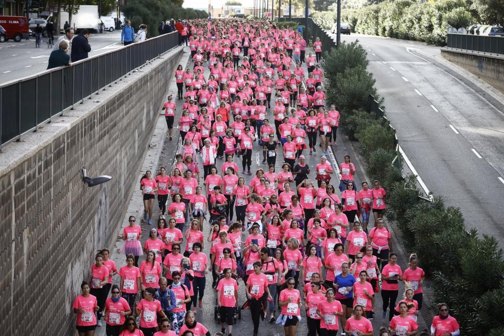 Un total de 13.000 participantes en la Carrera de la Mujer de Zaragoza.
