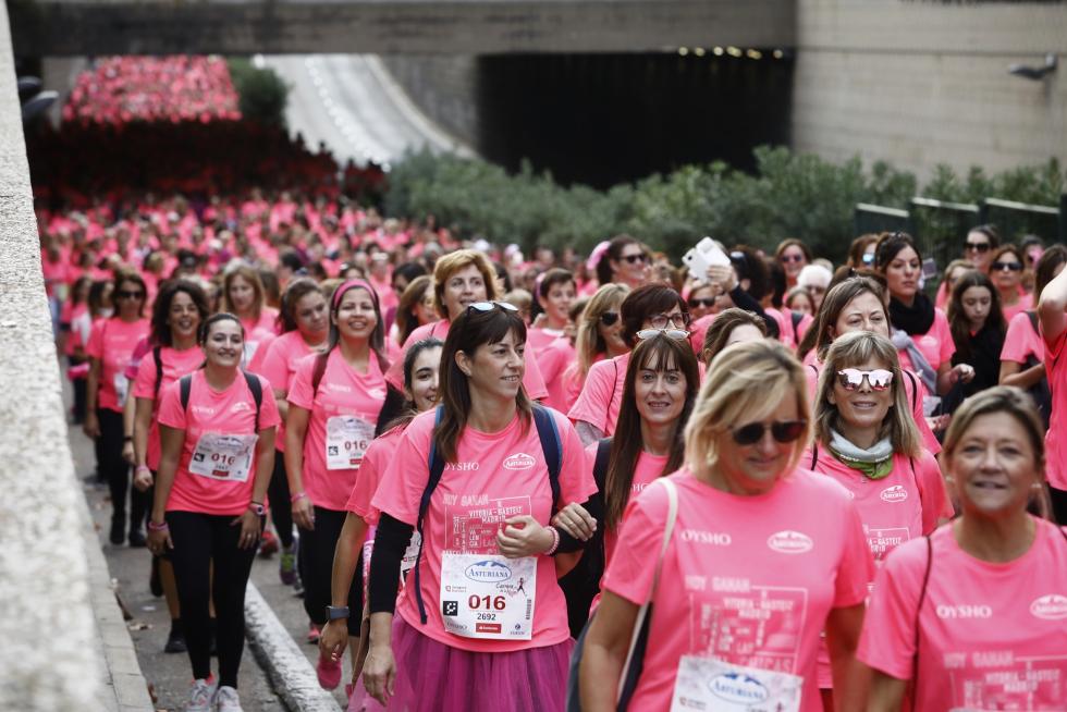 Un total de 13.000 participantes en la Carrera de la Mujer de Zaragoza.