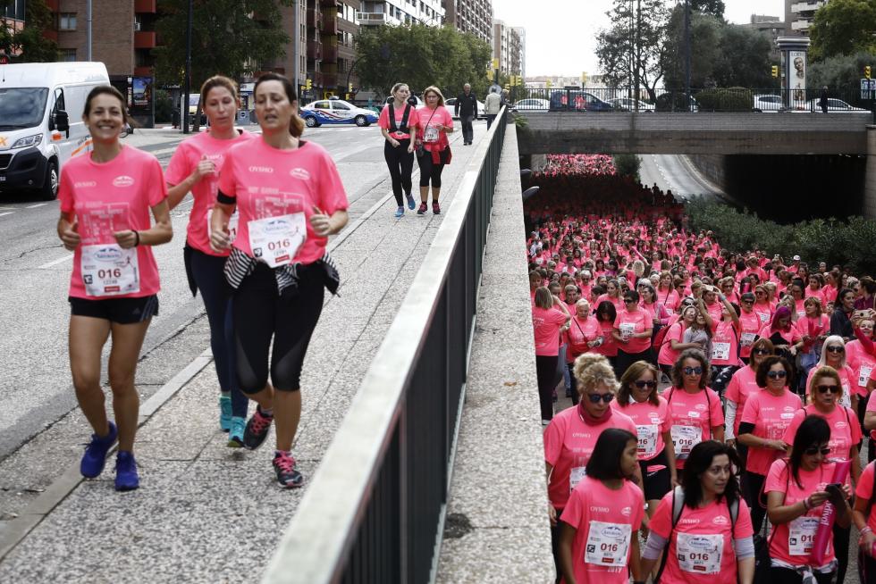 Un total de 13.000 participantes en la Carrera de la Mujer de Zaragoza.