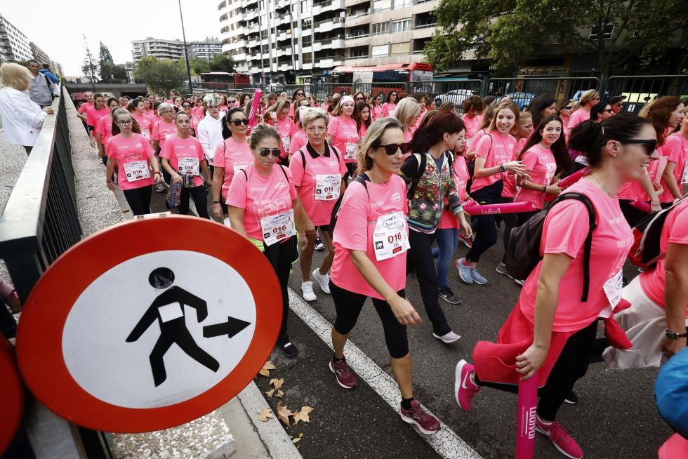 Un total de 13.000 participantes en la Carrera de la Mujer de Zaragoza.