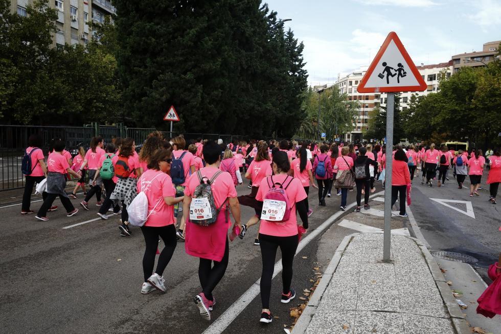 Un total de 13.000 participantes en la Carrera de la Mujer de Zaragoza.