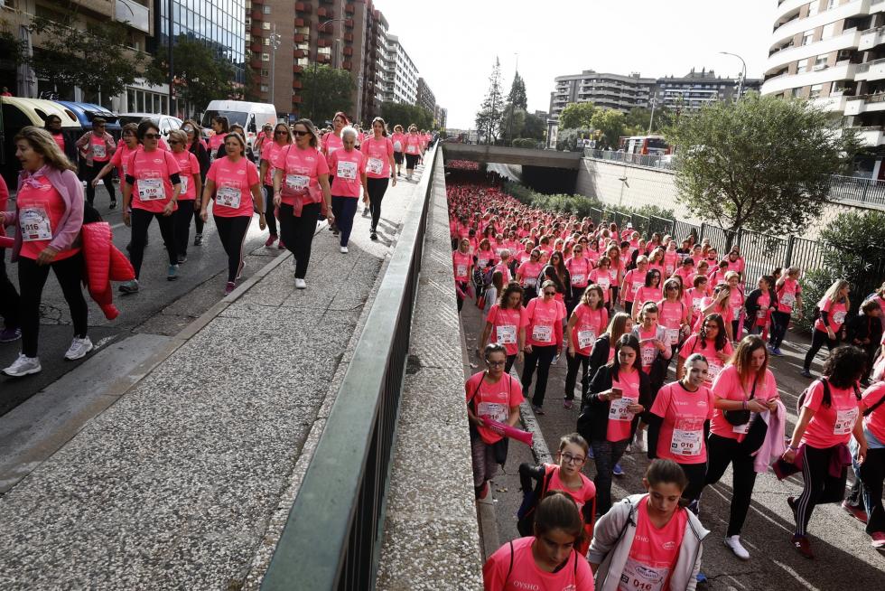 Un total de 13.000 participantes en la Carrera de la Mujer de Zaragoza.