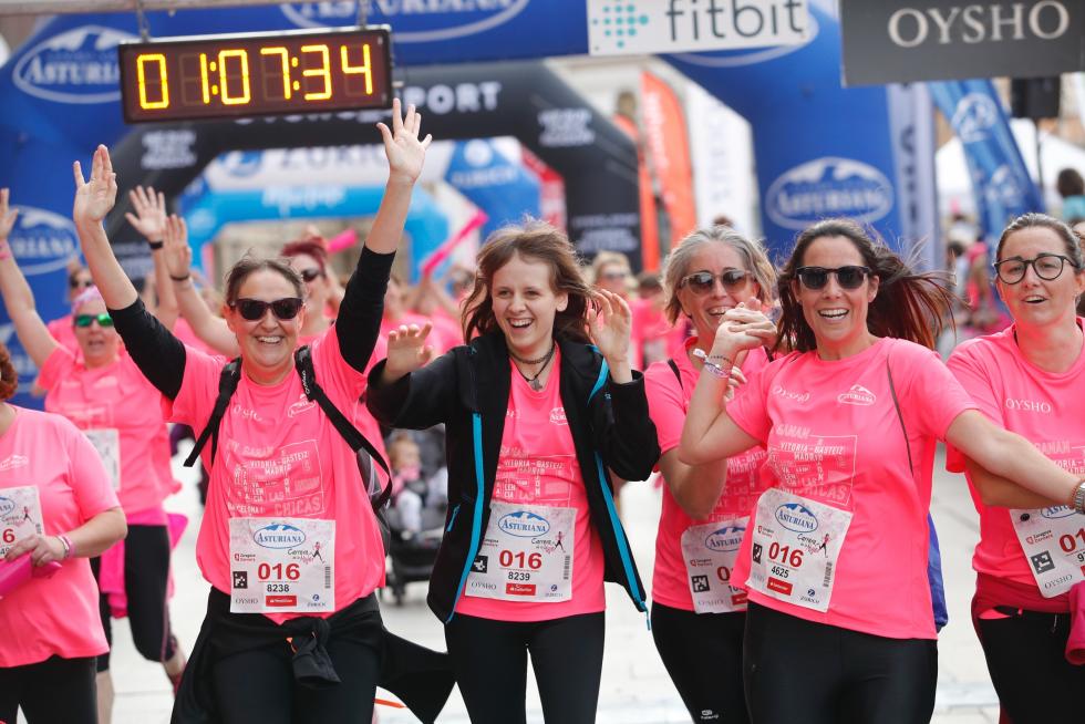 Un total de 13.000 participantes en la Carrera de la Mujer de Zaragoza.