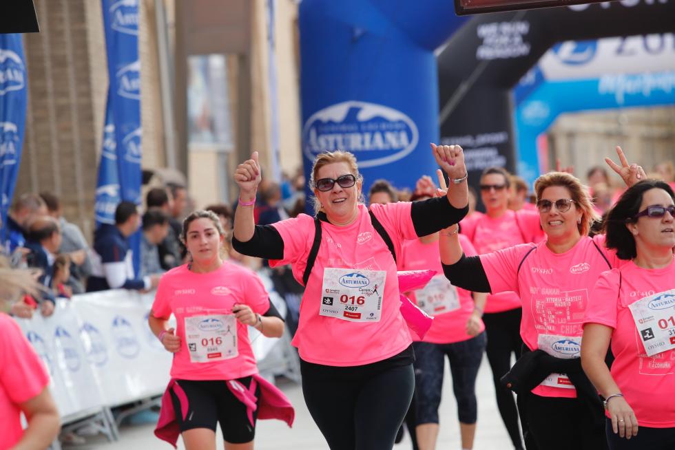 Un total de 13.000 participantes en la Carrera de la Mujer de Zaragoza.