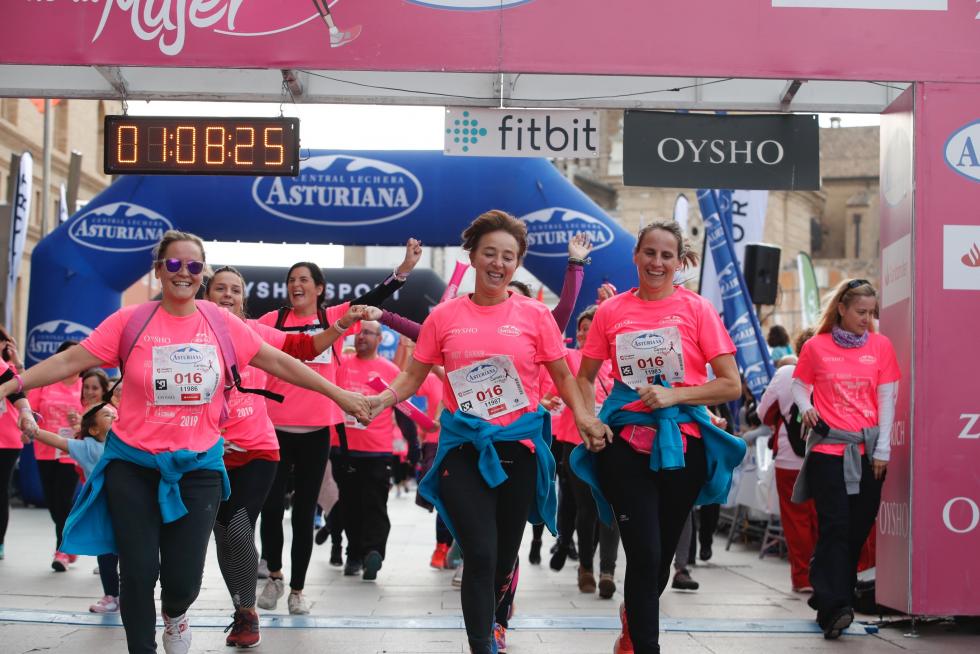 Un total de 13.000 participantes en la Carrera de la Mujer de Zaragoza.