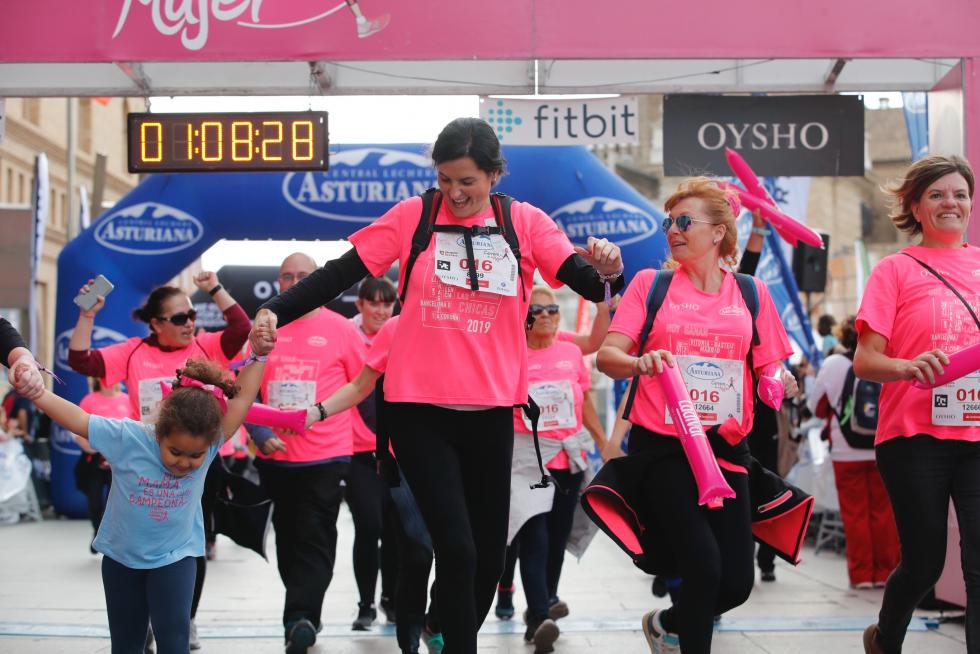 Un total de 13.000 participantes en la Carrera de la Mujer de Zaragoza.