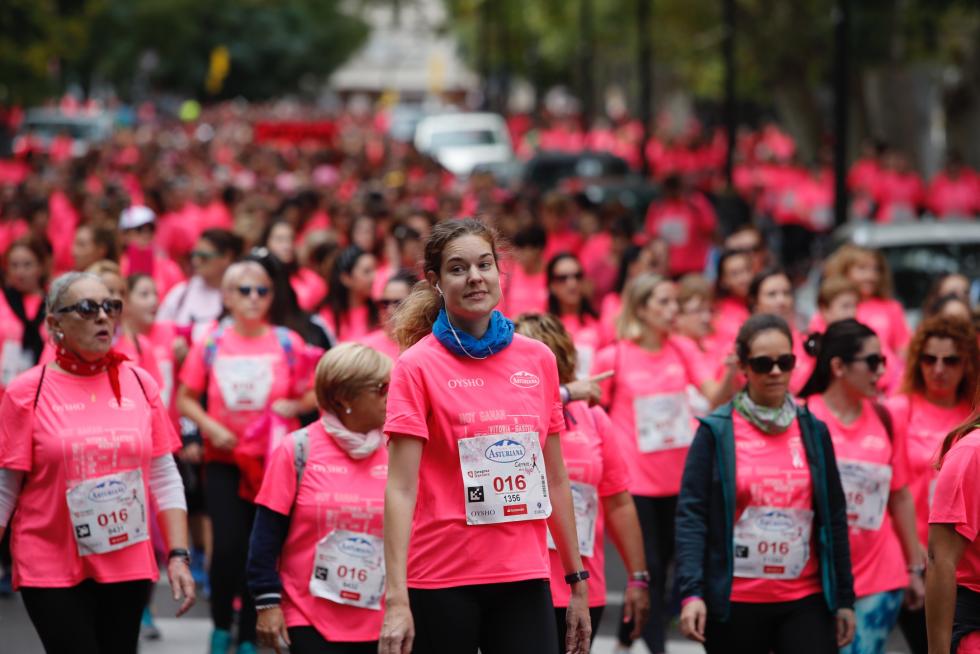 Un total de 13.000 participantes en la Carrera de la Mujer de Zaragoza.