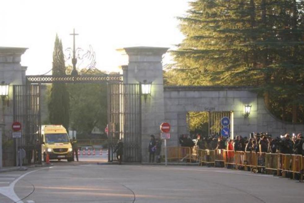 Gran número de periodistas y medios de comunicación acreditados para cubrir la exhumación de Franco en el Valle de los Caídos.