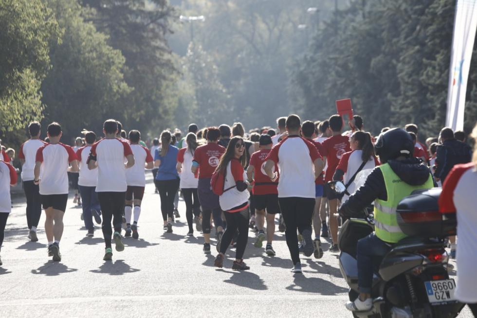 Más de 250 corredores participan en la II Carrera del Ahorro Pensumo en Zaragoza.