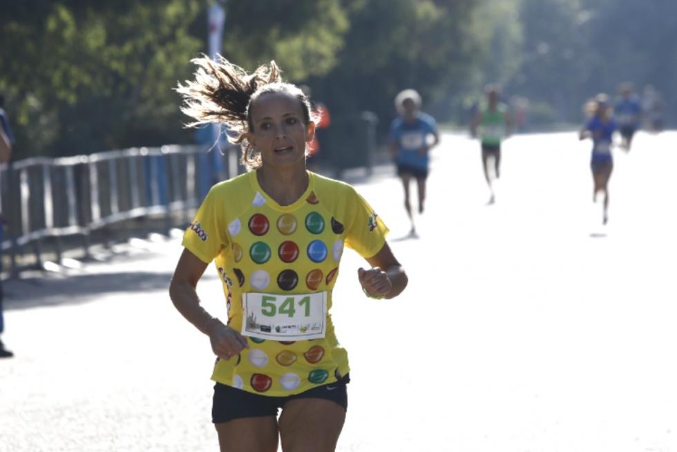 Más de 250 corredores participan en la II Carrera del Ahorro Pensumo en Zaragoza.