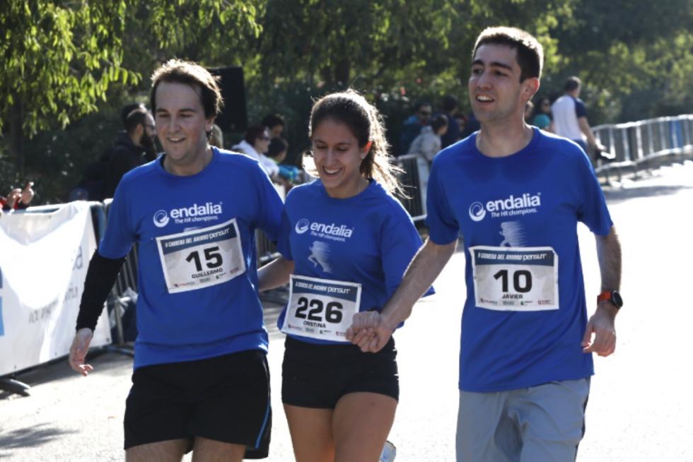 Más de 250 corredores participan en la II Carrera del Ahorro Pensumo en Zaragoza.