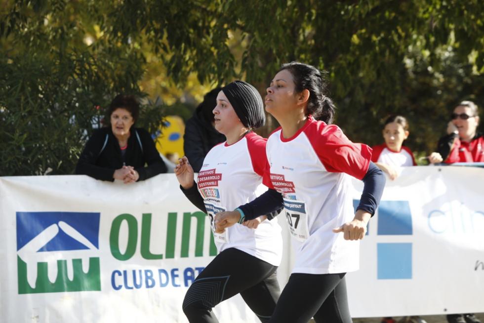 Más de 250 corredores participan en la II Carrera del Ahorro Pensumo en Zaragoza.