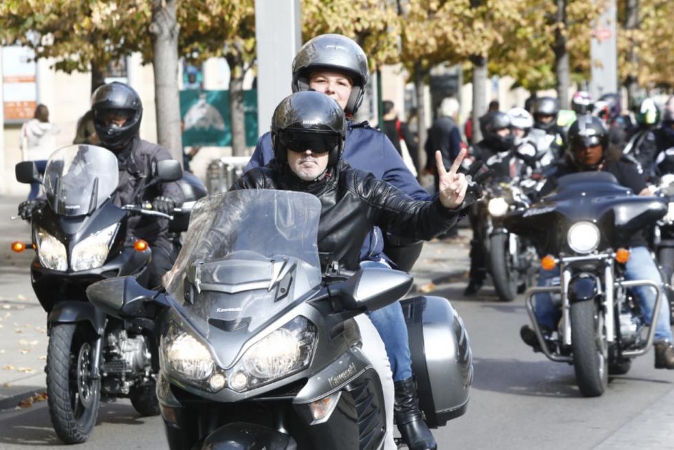 Concentración motorista en Zaragoza por la seguridad en las carreteras.