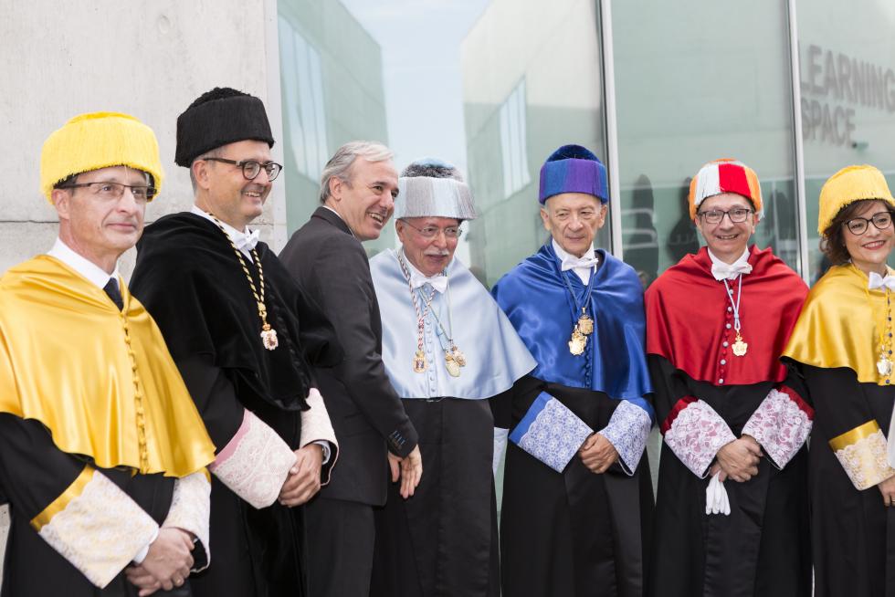 Guillermo Fatás y Luis Oro, investidos Honoris Causa de la USJ.
