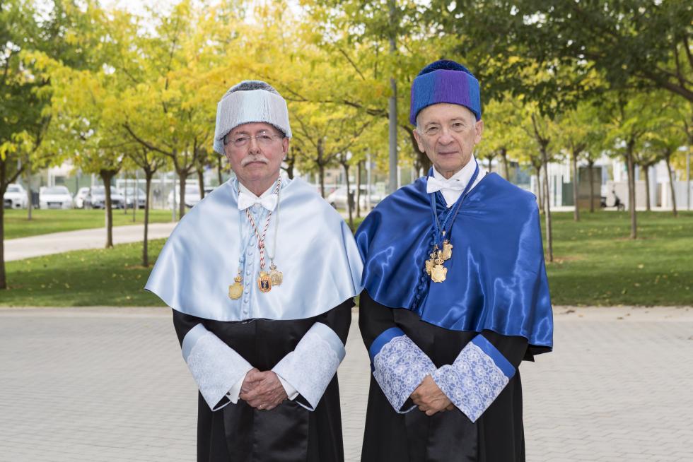 Guillermo Fatás y Luis Oro, investidos Honoris Causa de la USJ.