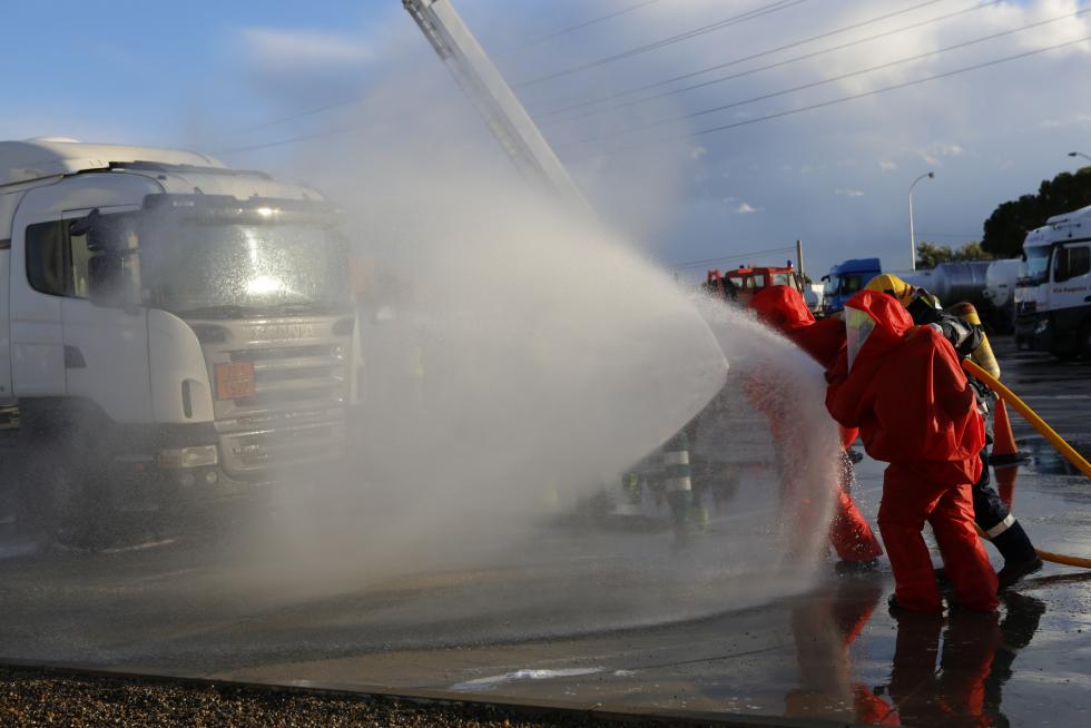 La intervención se ha llevado a cabo por varias dotaciones de Bomberos de Zaragoza.
