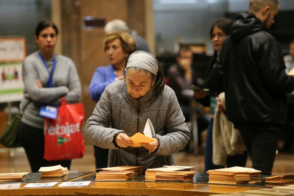 Votaciones en el Ayuntamiento de Zaragoza.