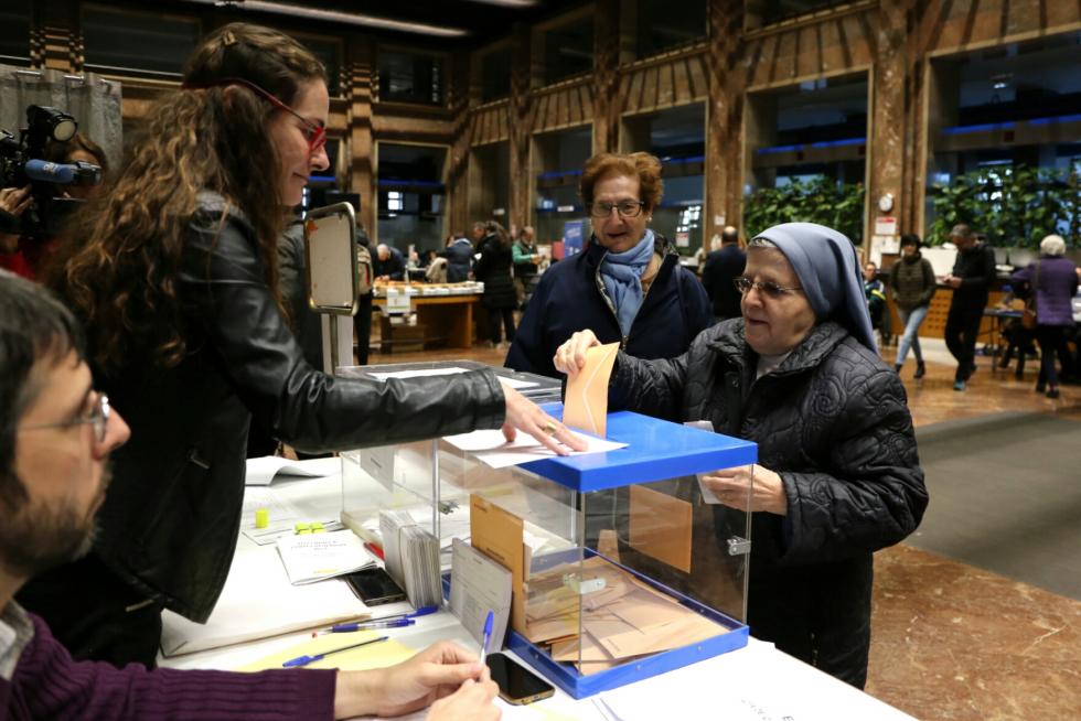 Votaciones en el Ayuntamiento de Zaragoza.