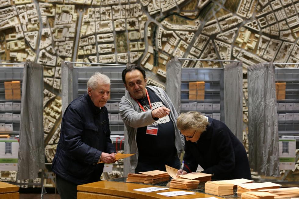 Votaciones en el Ayuntamiento de Zaragoza.