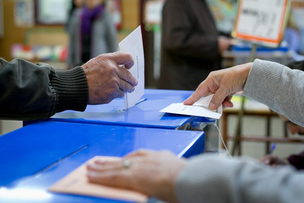 Votaciones en el colegio Puerta Sancho de Zaragoza.