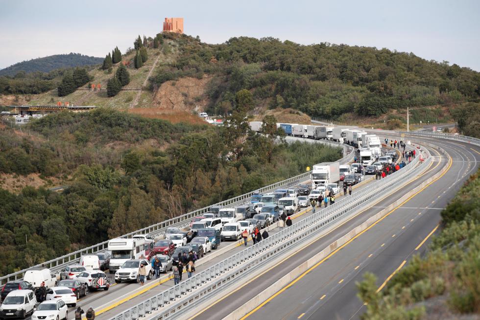 Colas de hasta 12 kilómetros por el corte de la AP-7 en La Junquera de Tsunami Democràtic