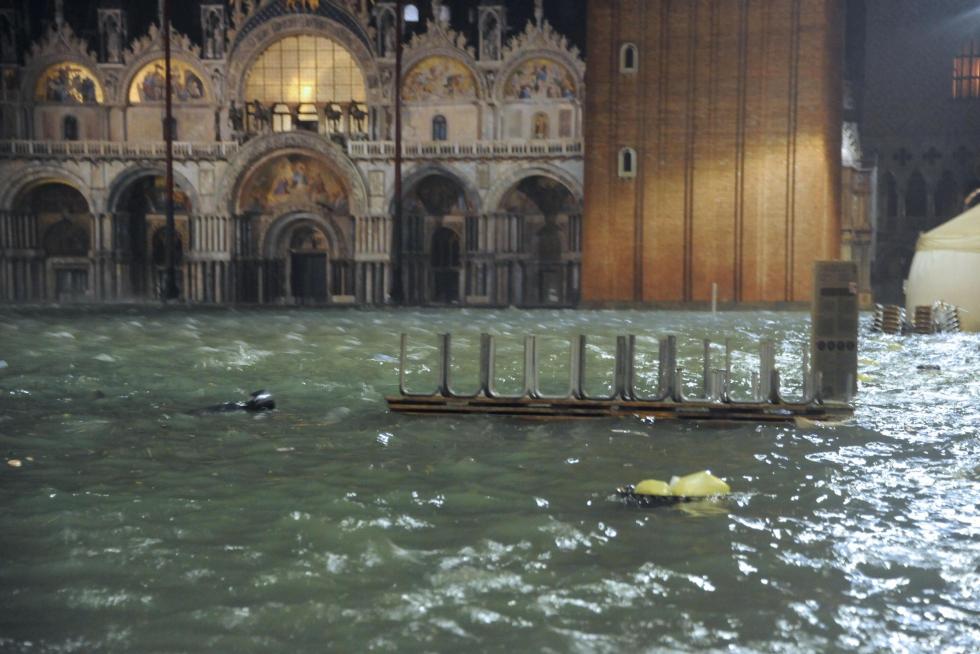 Venice (Italy), 12/11/2019.- Venice's Mayor Luigi Brugnaro reacts during the extreme floodwaters in Venice, Italy, 12 November 2019. The high tide has already reached the level of 1,87 meter above sea level. (Italia, Niza, Venecia) EFE/EPA/ANDREA MEROLA BEST QUALITY AVAILABLE Flooding in Venice
