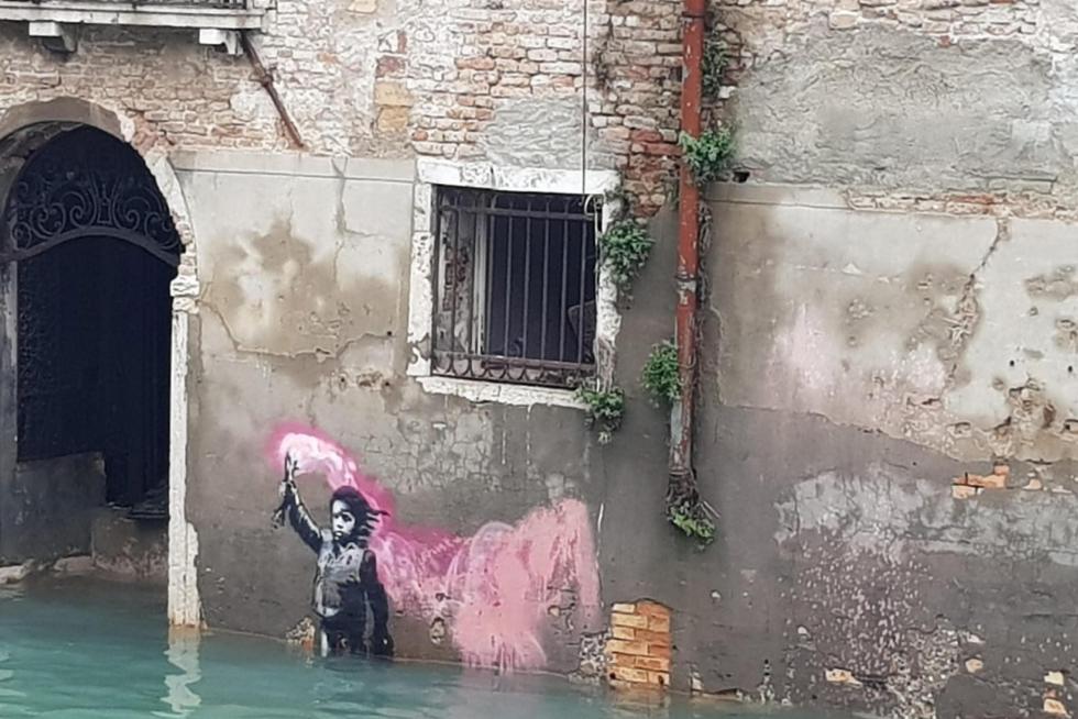 Venice (Italy), 12/11/2019.- Waterbus are grounded by extreme floodwaters in Venice, Italy, 12 November 2019. The high tide has already reached the level of 1,87 meter above sea level. (Italia, Niza, Venecia) EFE/EPA/ANDREA MEROLA BEST QUALITY AVAILABLE Flooding in Venice
