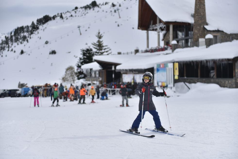 La estación de Formigal-Panticosa ha estrenado la temporada con buena afluencia y 31 kilómetros esquiables.
