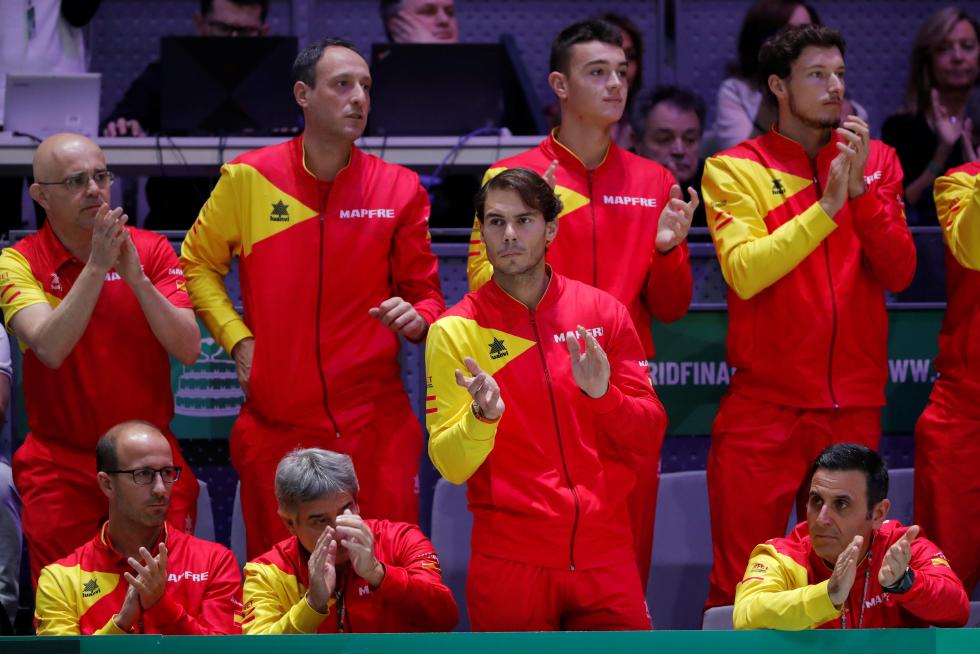 l español Rafa Nadal durante su partido frente al canadiense Denis Shapovalov, correspondiente al segundo punto de la final de la Copa Davis