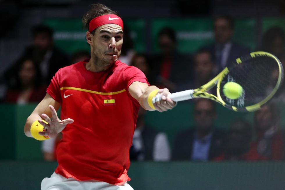 l español Rafa Nadal durante su partido frente al canadiense Denis Shapovalov, correspondiente al segundo punto de la final de la Copa Davis