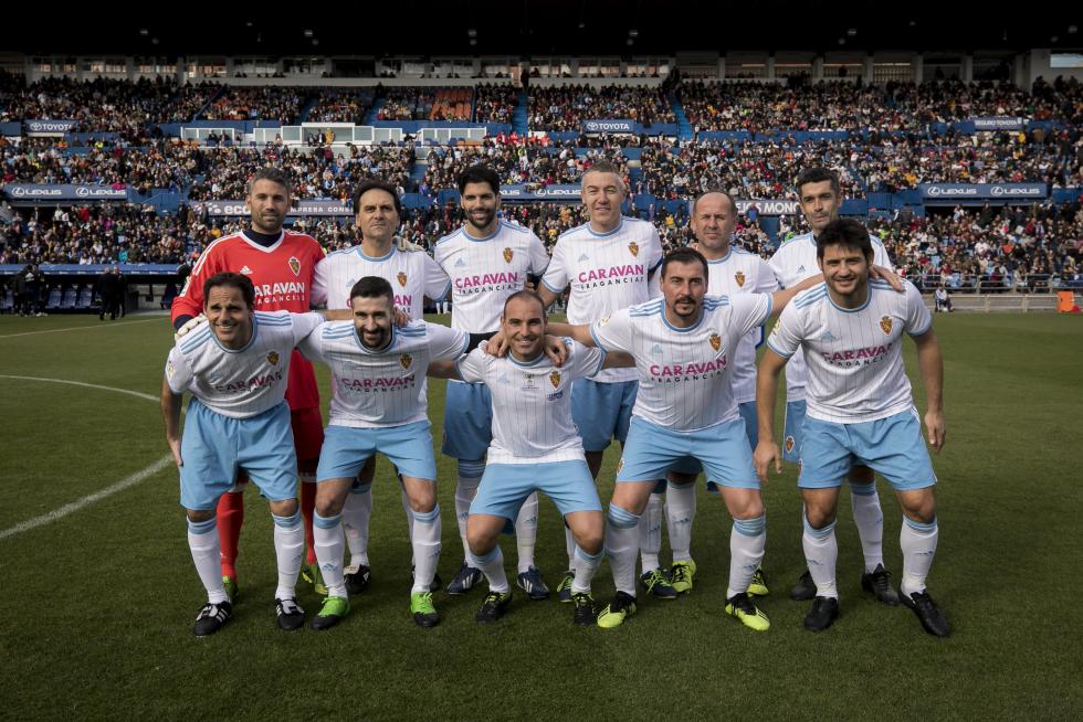 Partido de Aspanoa. Los veteranos del Real Zaragoza y el Real Madrid se han citado en La Romareda para "marcar un gol al cáncer" en le tradicional partido solidario organizado por Aspanoa, que celebra su 25º aniversario.
