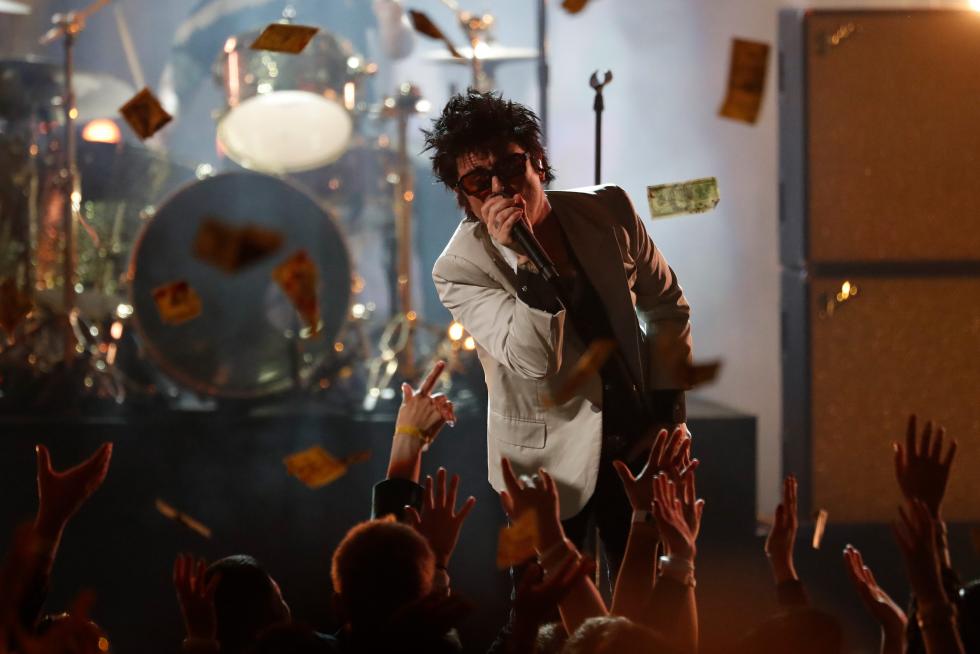 Billie Joe Armstrong de Green Day cantó una versión del mítico 'Basket Case/Father of All'