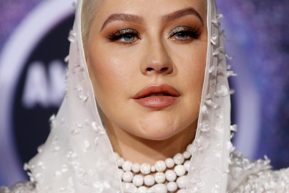 Christina Aguilera en la alfombra roja de los American Music Awards