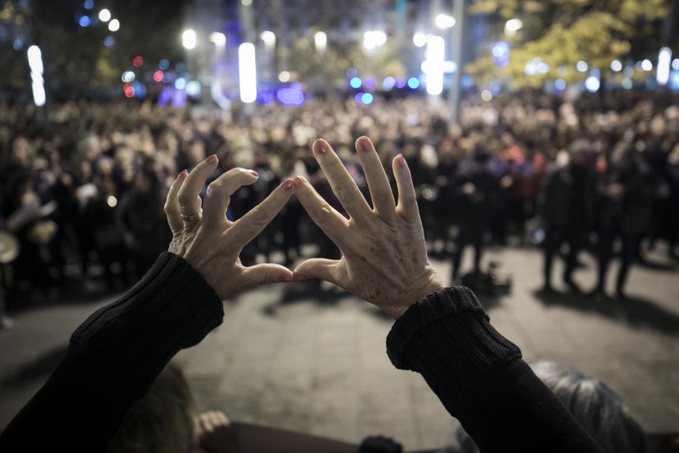 Concentración en la Plaza de España de Zaragoza contra la violencia machista