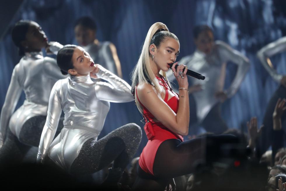 Dua Lipa interpretó 'Don't Start Now' durante la gala