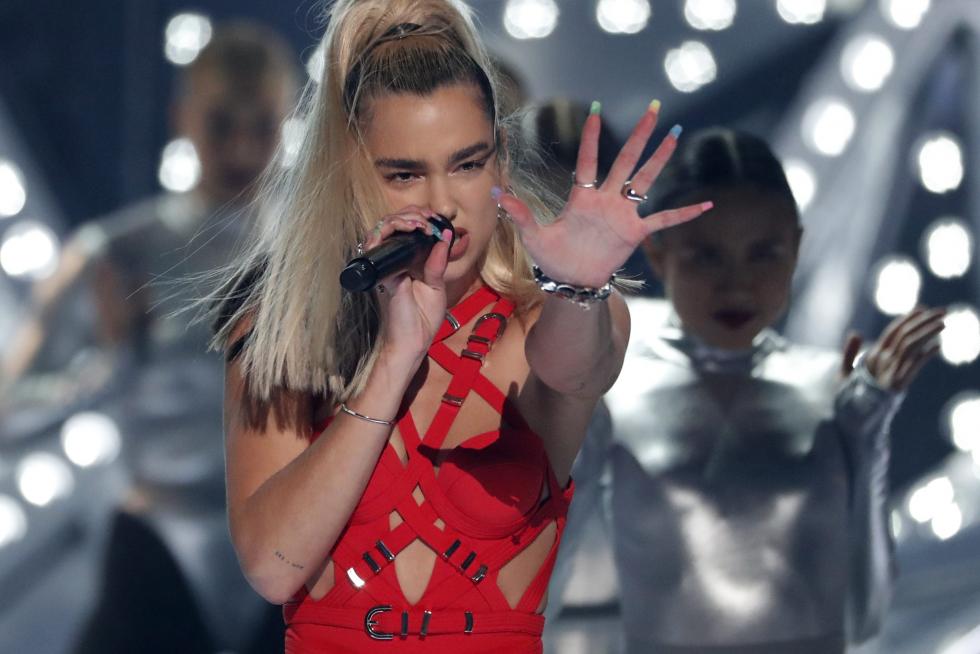 Dua Lipa interpretó 'Don't Start Now' durante la gala