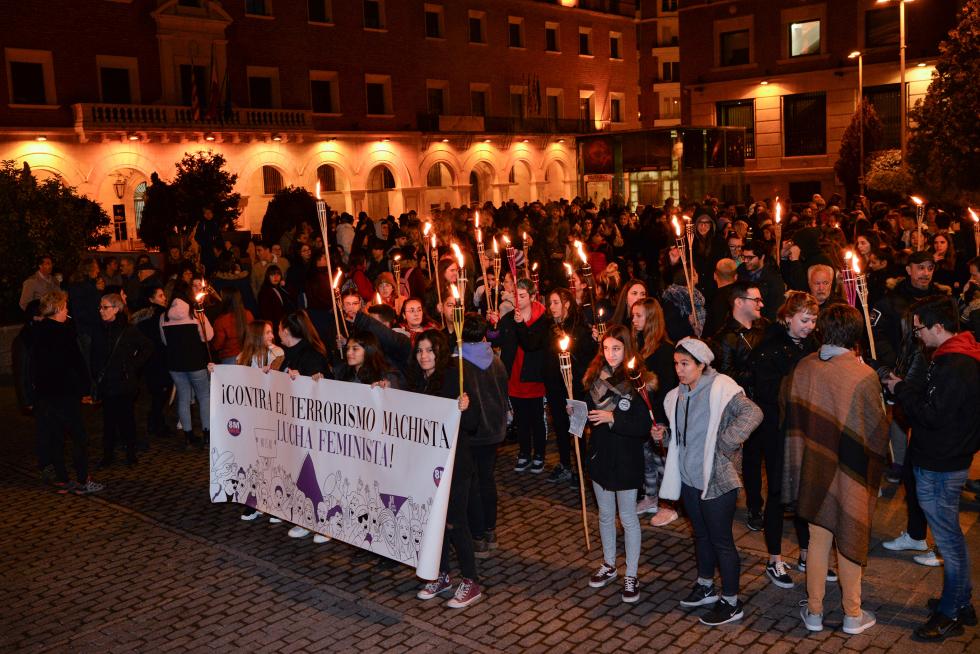 Manifestación en Teruel por el Día Internacional para la eliminación de la violencia contra la mujer