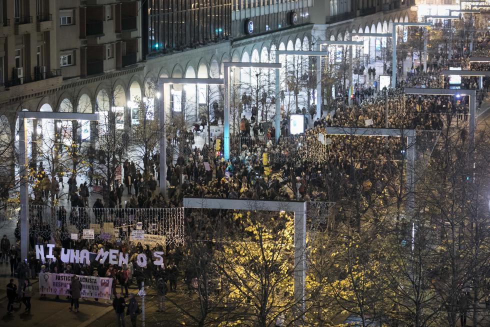 Manifestación en Zaragoza en el Día Internacional para la eliminación de la violencia contra la mujer