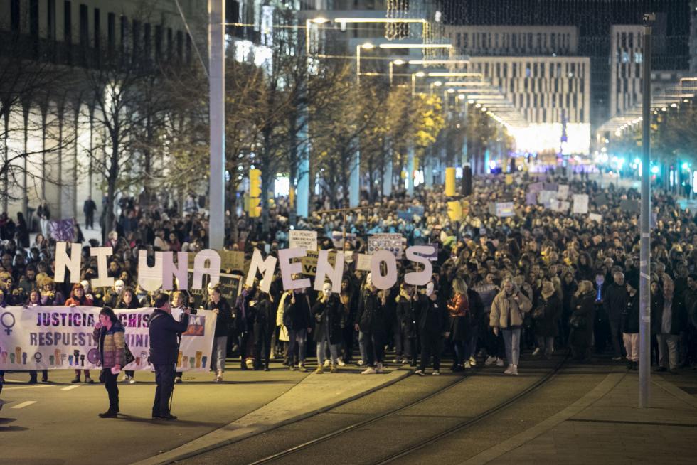 Manifestación en Zaragoza en el Día Internacional para la eliminación de la violencia contra la mujer
