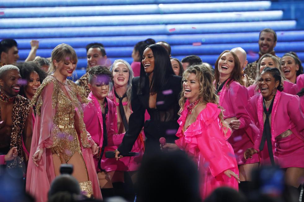 Taylor Swift, Ciara y Shania Twain