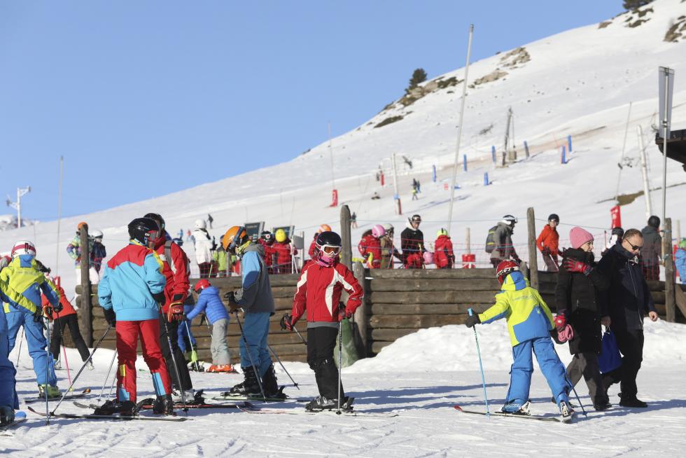 Espectacular jornada en las estaciones con sol y más de 245 kilómetros de pistas