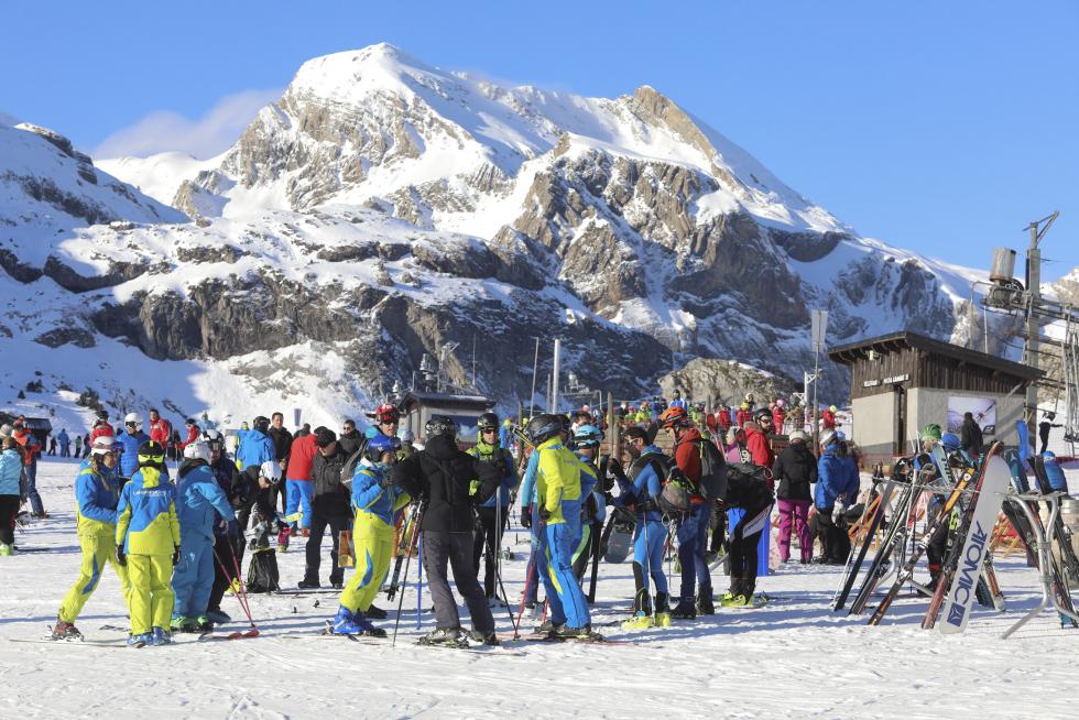 Espectacular jornada en las estaciones con sol y más de 245 kilómetros de pistas