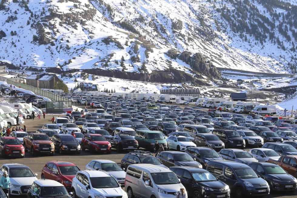 Espectacular jornada en las estaciones con sol y más de 245 kilómetros de pistas