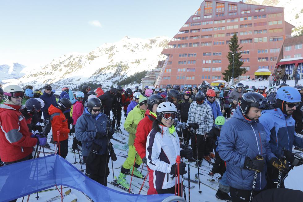 Espectacular jornada en las estaciones con sol y más de 245 kilómetros de pistas