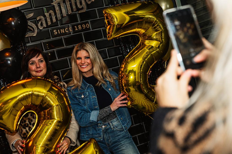 El restaurante El Real de Zaragoza ha cumplido 25 años con una renovación del local y una fiesta para celebrarlo